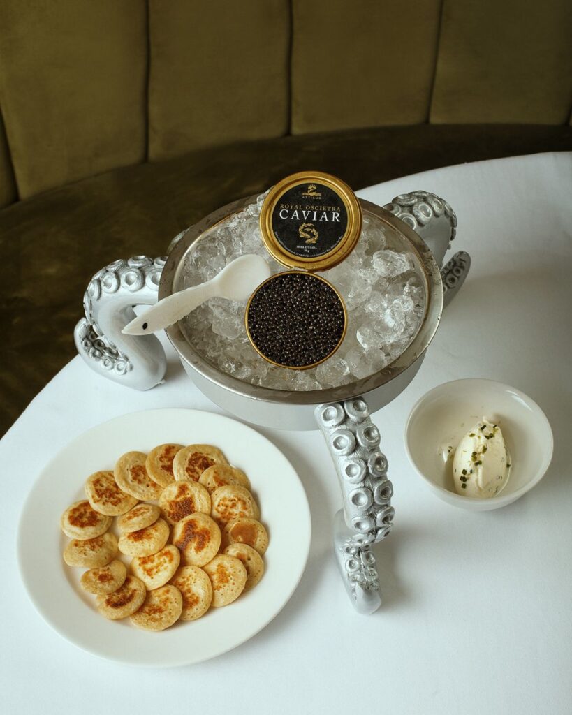 Caviar Beluga Oscietra en Jacqueline Restaurante Mediterráneo - Pescado y Marisco Fresco y Carne Nacional | Jacqueline Barcelona Caviar Beluga Oscietra en Jacqueline Barcelona - Pescado y Marisco Fresco y Carne Nacional | Jacqueline Barcelona