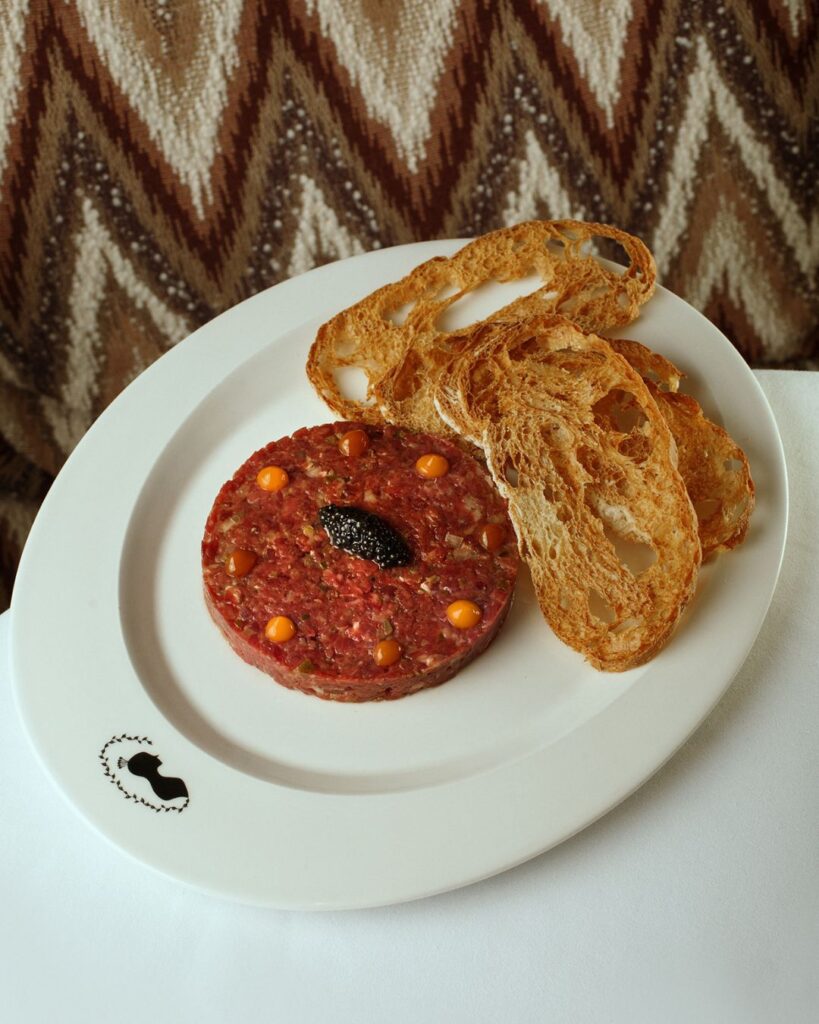 Tartar de Carne Madurada en Jacqueline Restaurante Mediterráneo - Pescado y Marisco Fresco y Carne Nacional | Jacqueline Barcelona Tartar de Carne Madurada en Jacqueline Restaurante Mediterráneo - Pescado y Marisco Fresco y Carne Nacional | Jacqueline Barcelona