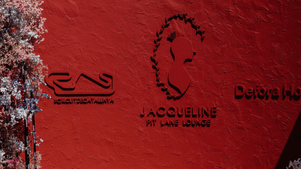 photocall-decoracion-pared-fotos-jacqueline-pit-lane svg+xml;charset=utf
