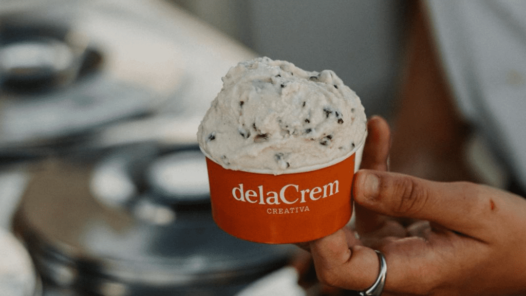helado-artesanal-delacrem-jacqueline-pit-lane-lounge svg+xml;charset=utf